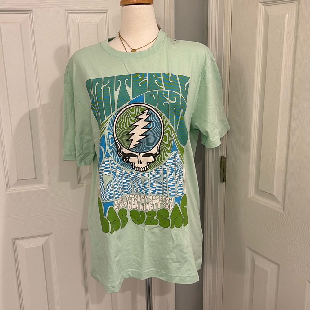 Grateful Dead Graphic TShirt NWT Size M